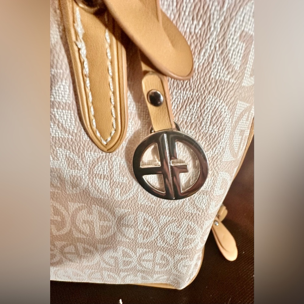 NWOT Giani Bernini Block Signature Dome Satchel, Created for Macy's - Picture 4 of 9